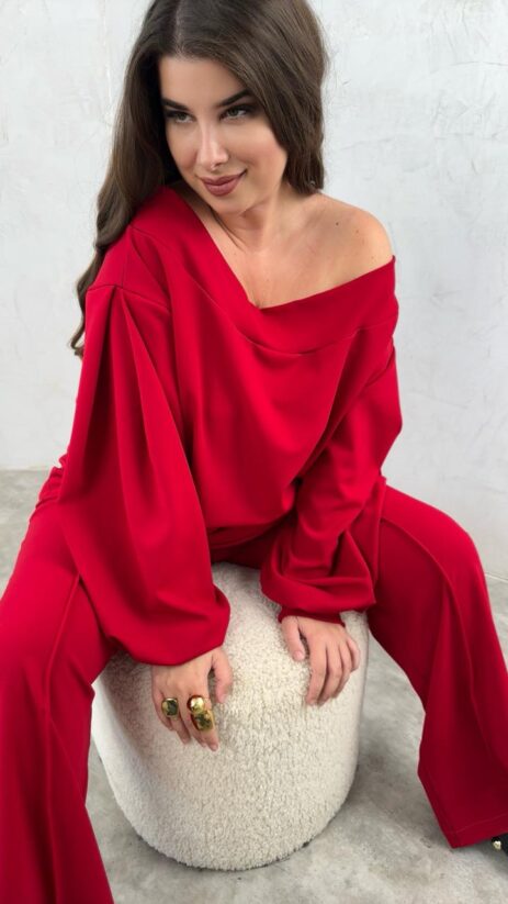 Alternative view of Mane Set