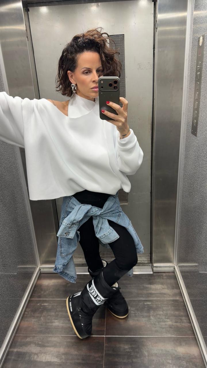 Sovo Blouse - Image 2