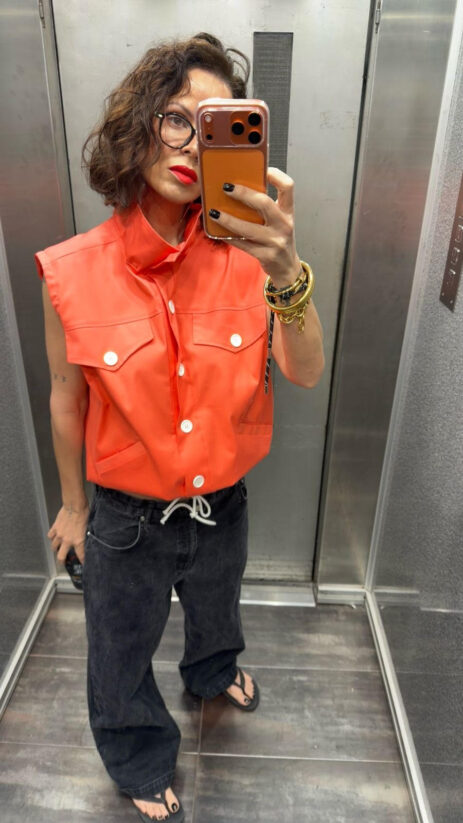 Alternative view of Finili Vest